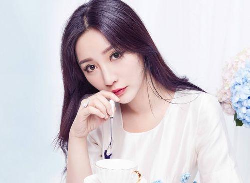 王子萱网络明星,网络红人崛起，演绎青春风采