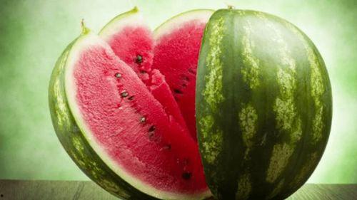 威海主播吃瓜事件,网络直播中的争议瞬间