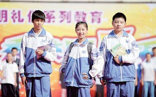 网红初中夏季校服图片,网红初中校服时尚解析